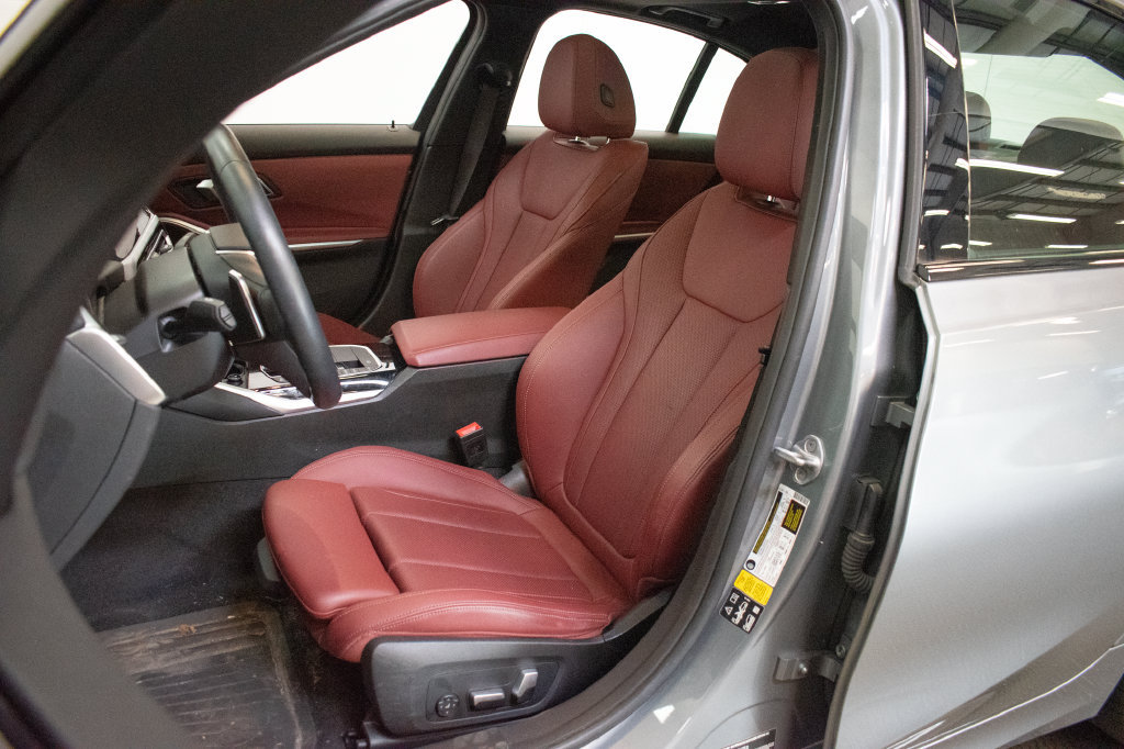 Used 2023 BMW 330i xDrive Sedan w/ Premium Package AWD/4WD image 20