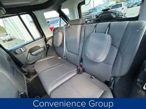 Used 2023 Jeep Wrangler Unlimited w/ Cold Weather Group image 17