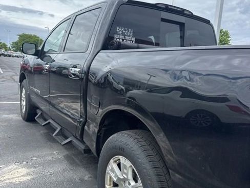 Used 2018 Nissan Titan S AWD/4WD image 2