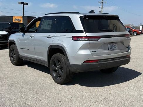 New 2025 Jeep Grand Cherokee Limited w/ Luxury Tech Group II image 9