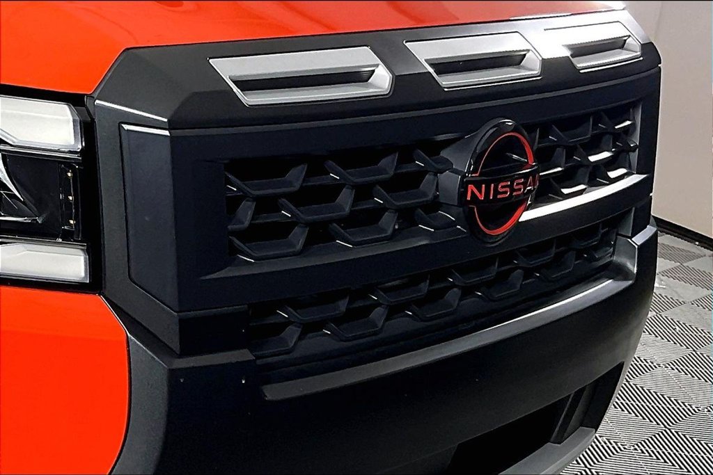 Used 2025 Nissan Frontier PRO-4X AWD/4WD image 36