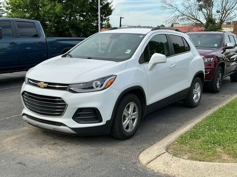 Used 2018 Chevrolet Trax LT FWD image 2