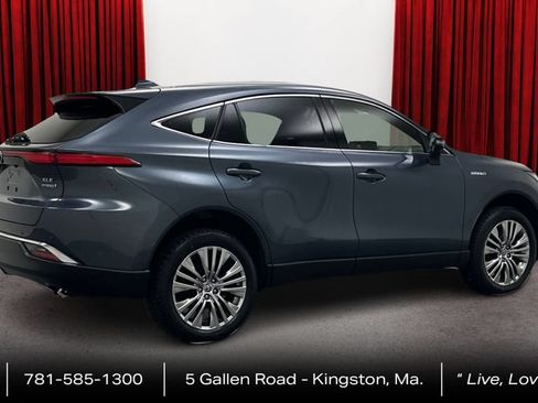 Certified 2021 Toyota Venza XLE w/ Softex Package AWD/4WD image 5