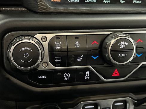 Used 2023 Jeep Wrangler Altitude image 45