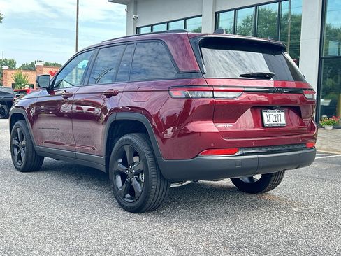 New 2025 Jeep Grand Cherokee Altitude image 6