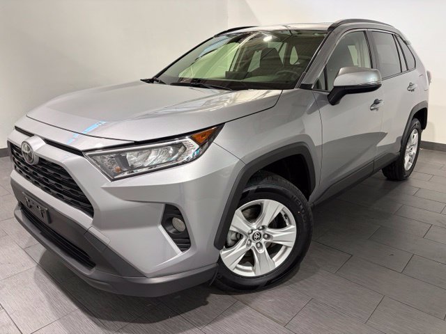 Used 2020 Toyota RAV4 XLE w/ Convenience Package AWD/4WD image 1
