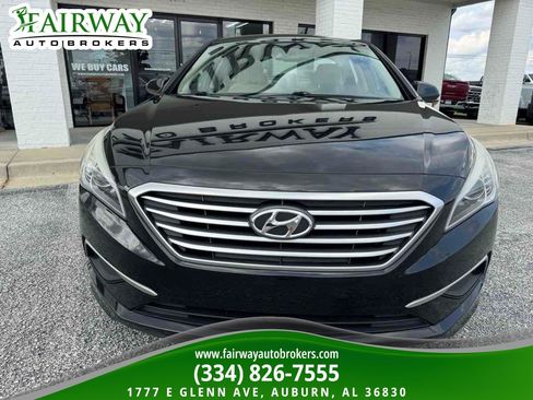 Used 2017 Hyundai Sonata SE FWD image 3