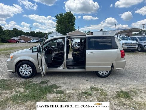 Used 2014 Dodge Grand Caravan SE w/ Quick Order Package 29E SE FWD image 11