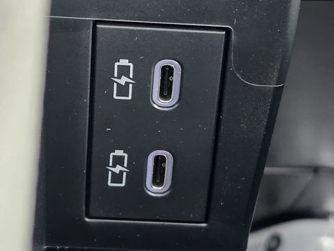 New 2026 Toyota Sienna XLE image 9