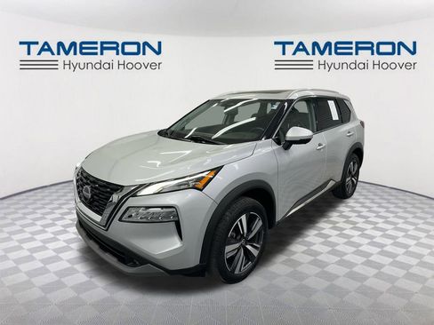 Used 2021 Nissan Rogue SL image 1