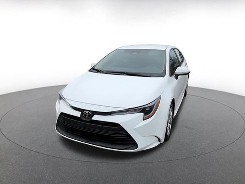 Used 2025 Toyota Corolla LE image 7