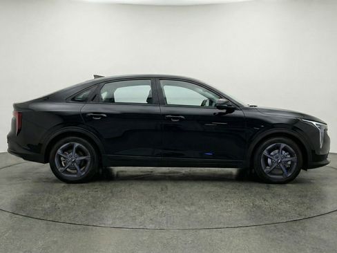 Used 2025 Kia K4 LXS image 11