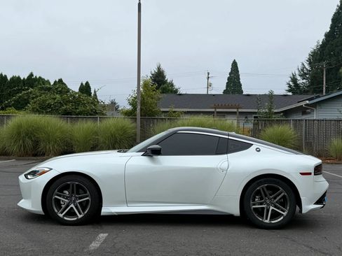 Used 2024 Nissan Z Sport w/ Floor Mat Package RWD image 2
