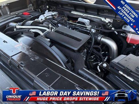 Used 2024 Chevrolet Silverado 2500 LTZ w/ LTZ Convenience Package AWD/4WD image 17