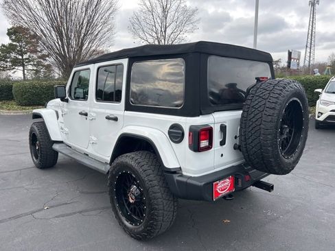 Used 2018 Jeep Wrangler Unlimited Sahara image 8