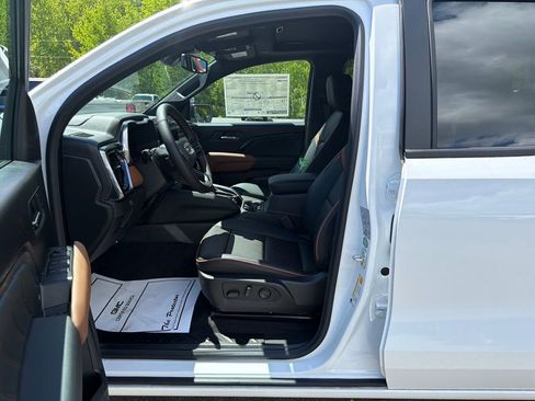 New 2026 GMC Canyon AT4 w/ Technology Plus Package AWD/4WD image 11