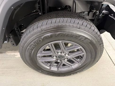 New 2025 Jeep Gladiator Sport image 4