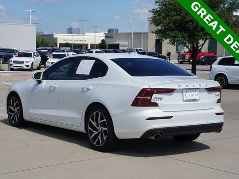 Used 2020 Volvo S60 T6 Momentum image 5
