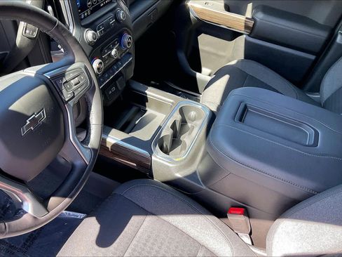 Used 2021 Chevrolet Silverado 1500 LT Trail Boss image 17