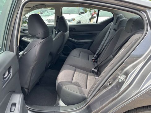 Used 2025 Nissan Altima 2.5 SV FWD image 25