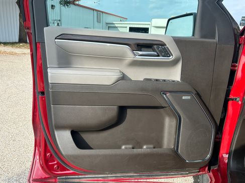 Used 2024 GMC Sierra 1500 SLT image 28