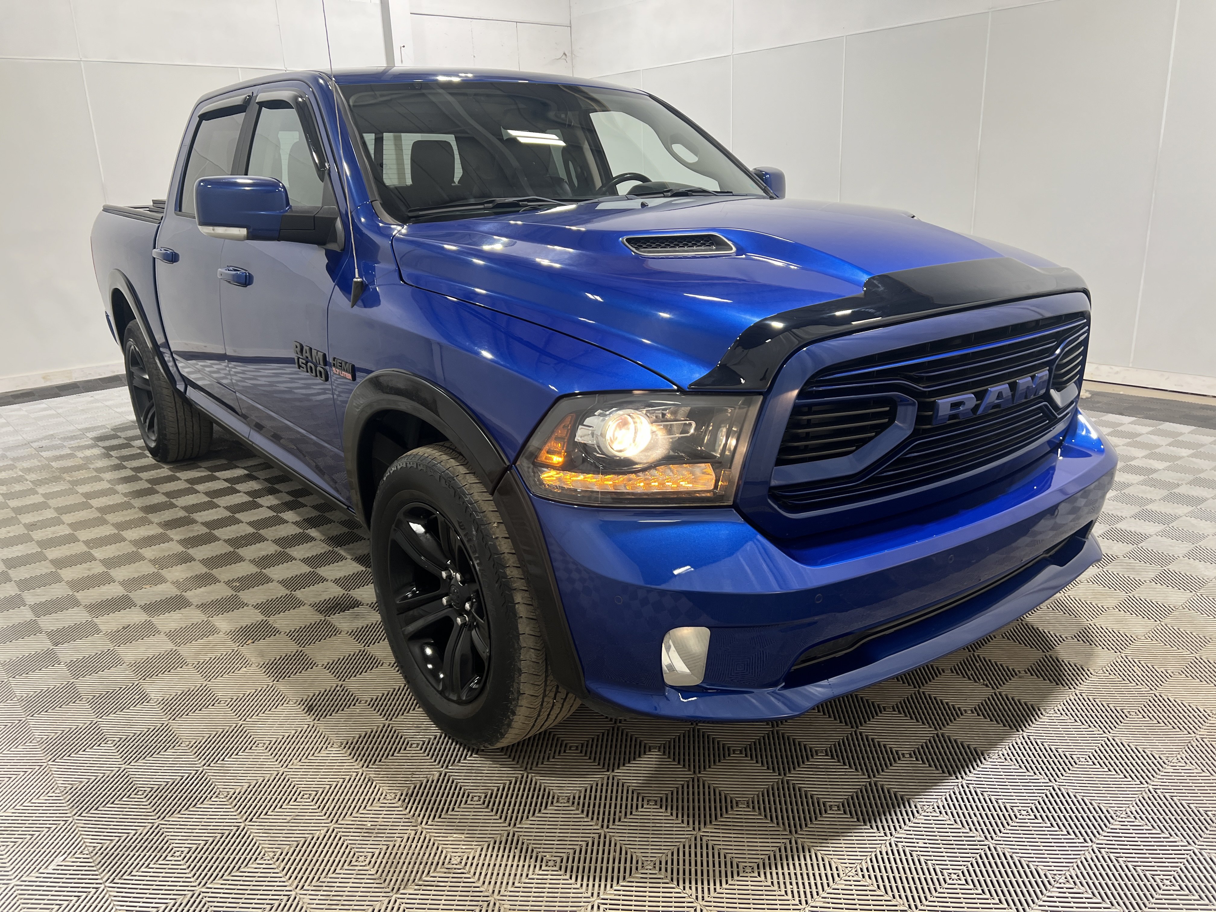 Used 2018 RAM 1500 Sport w/ Sport Premium Group AWD/4WD image 4