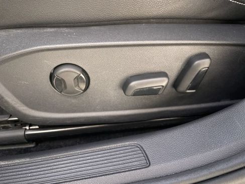 Used 2024 Volkswagen Jetta SE FWD image 12