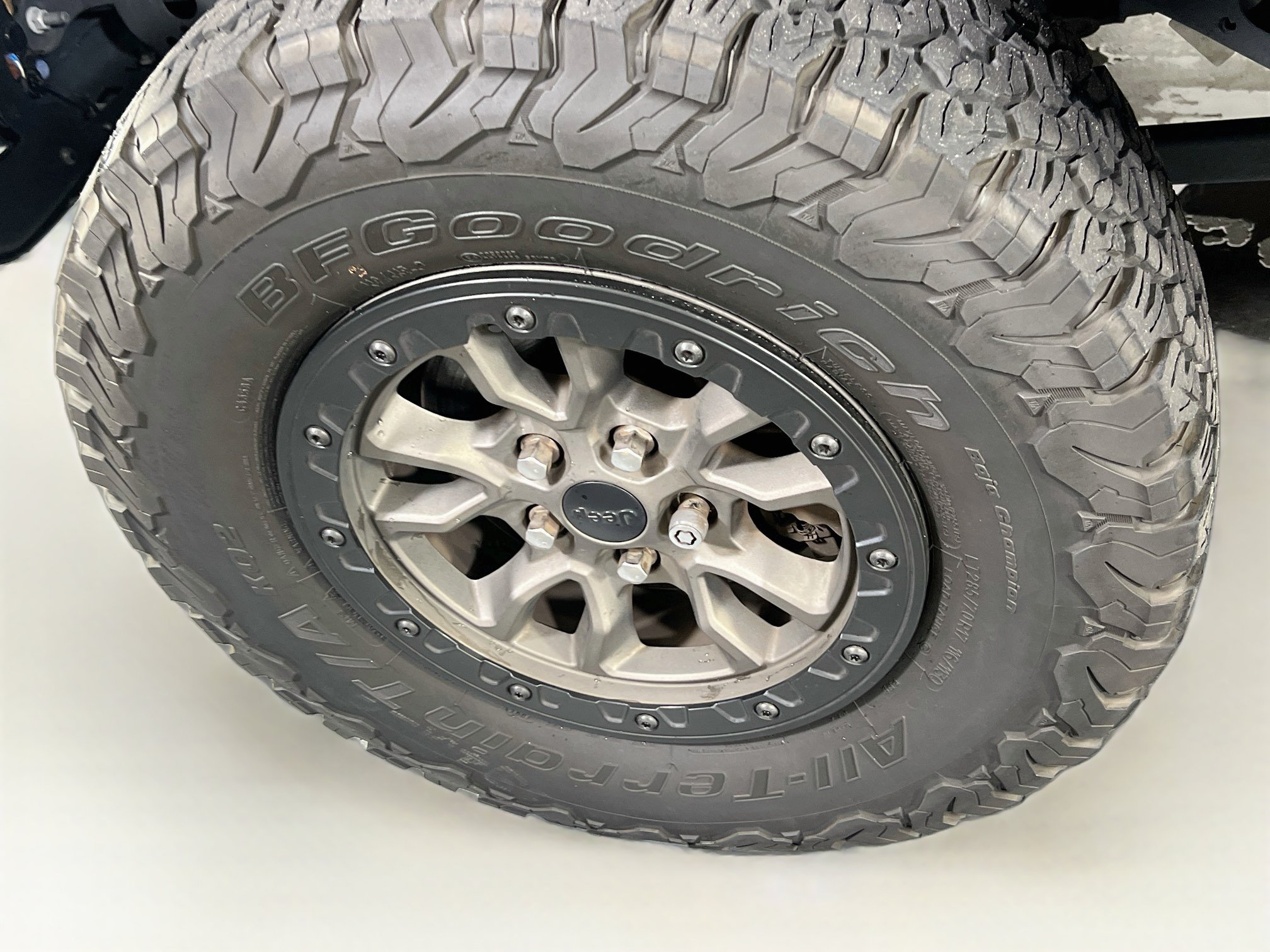 Used 2023 Jeep Wrangler Unlimited Rubicon 392 w/ Trailer Tow Package AWD/4WD image 30