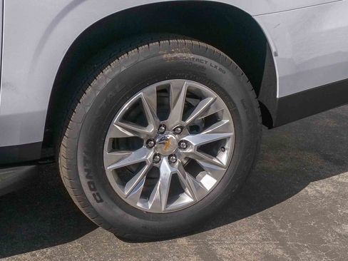 New 2026 Chevrolet Suburban Premier AWD/4WD image 6