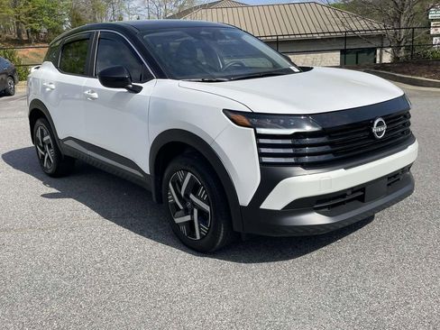 Used 2025 Nissan Kicks SV image 7