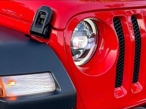 Used 2023 Jeep Wrangler Sport S image 27