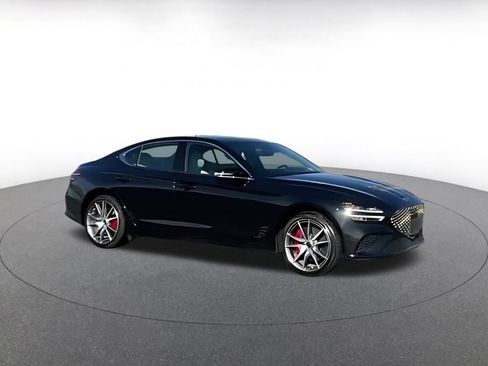 Used 2025 Genesis G70 2.5T image 9