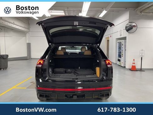 Used 2025 Volkswagen Atlas Cross Sport SEL R-Line image 11