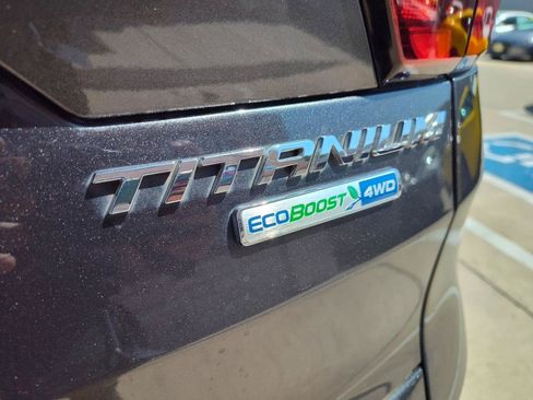 Used 2019 Ford Escape Titanium AWD/4WD image 10