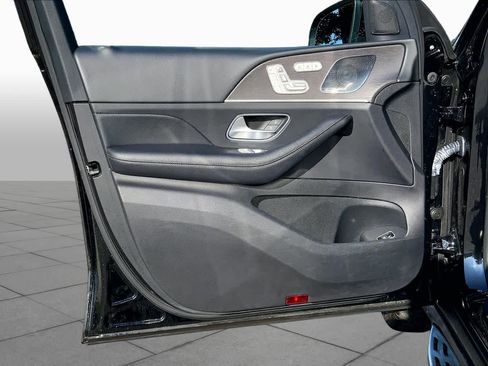 Used 2022 Mercedes-Benz GLS 450 4MATIC image 22