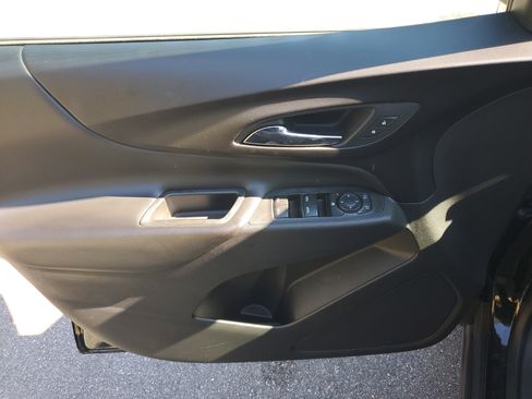 Used 2020 Chevrolet Equinox LT image 19