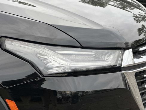 Used 2022 Chevrolet Traverse LT w/ LPO, Floor Liner Package image 5