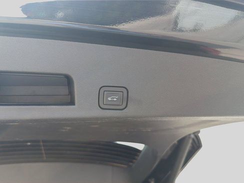 Used 2025 Buick Enclave Preferred AWD/4WD image 22