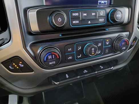 Used 2018 GMC Sierra 1500 SLE image 37