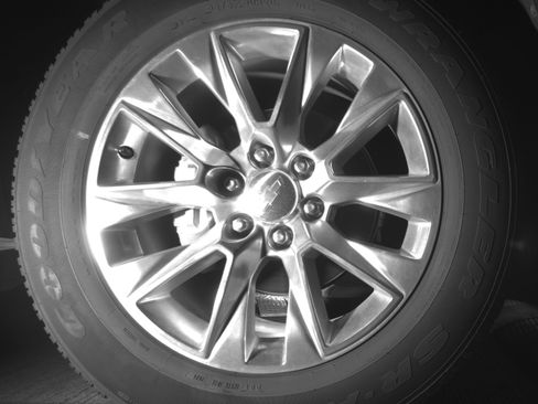 Used 2023 Chevrolet Suburban Premier image 13