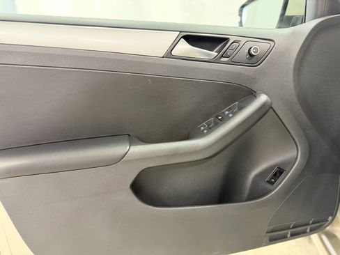 Used 2013 Volkswagen Jetta SE image 11