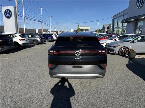 Certified 2022 Volkswagen ID.4 Pro S w/ Gradient Package RWD image 5