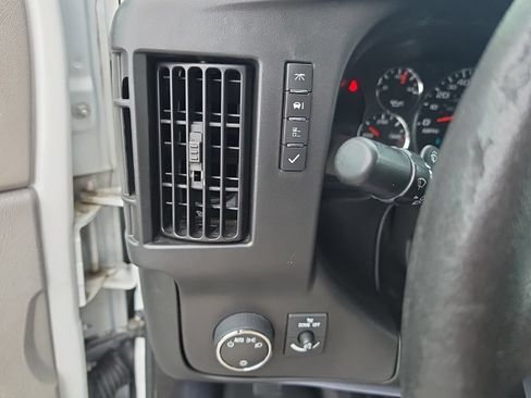 Used 2016 GMC Savana 2500 RWD image 16