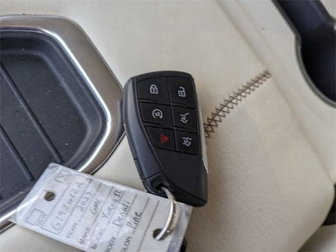Used 2023 GMC Yukon XL Denali image 37