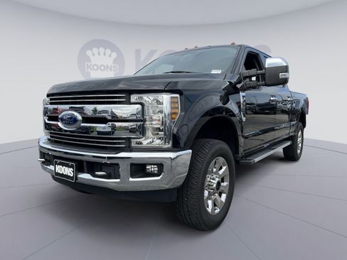 Used 2018 Ford F250 Lariat w/ Chrome Package image 1