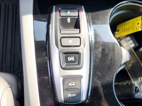 Used 2020 Honda Pilot Touring image 12