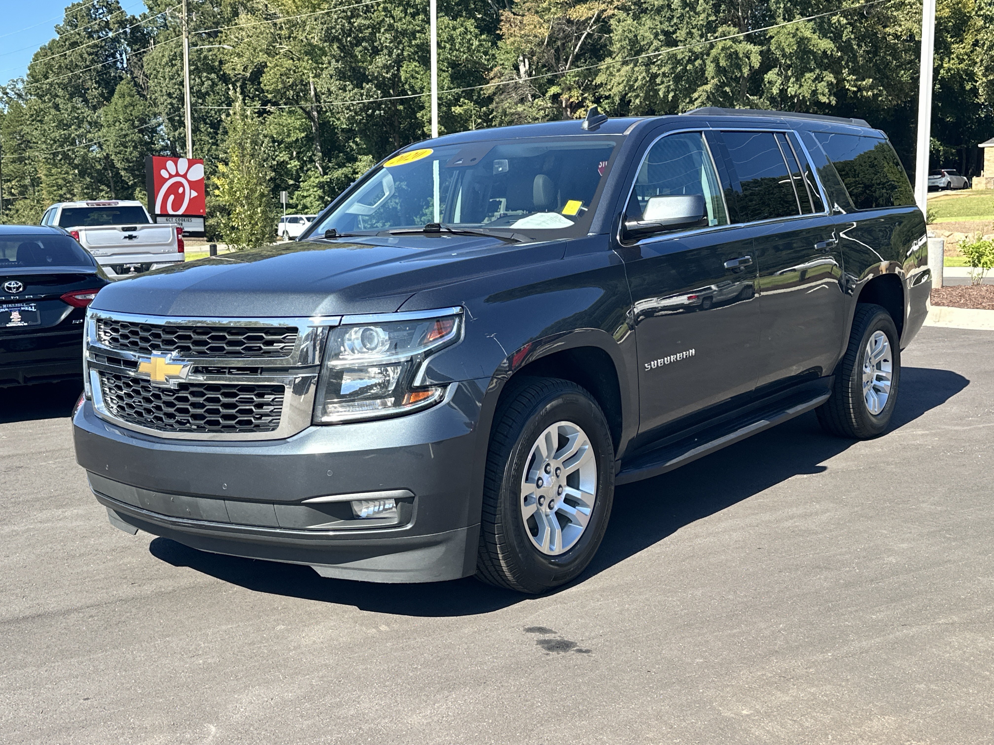 Used 2020 Chevrolet Suburban LT AWD/4WD image 3