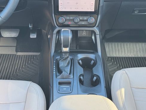 Used 2025 Ford Ranger Lariat w/ Chrome Accent Package image 14