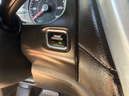 Used 2018 GMC Acadia SLE FWD image 22