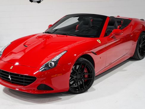 Used 2017 Ferrari California T RWD image 31
